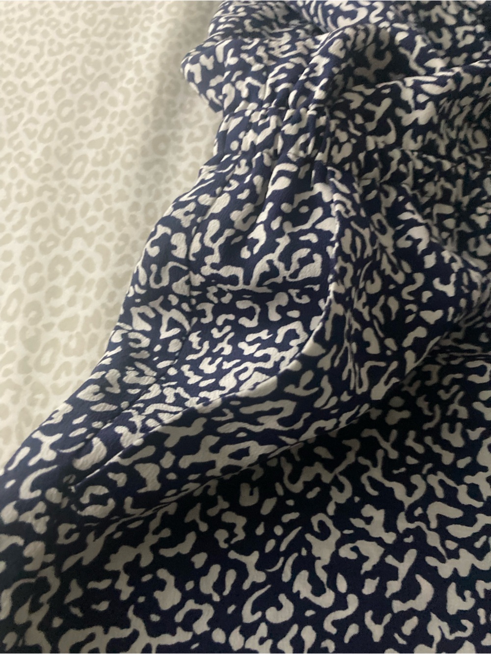Joie silk White/ Navy  Printed Jumper Romper Adjustable Straps, mini shorts XS - Picture 9 of 10